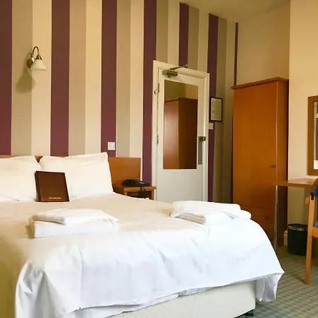 Hotel The Beeches 3*